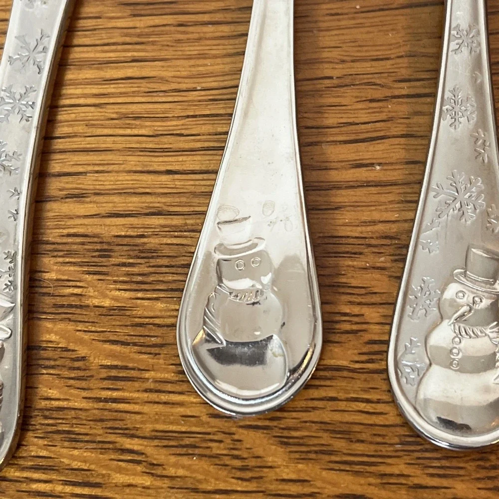SNOWMAN FROST Cambridge 40 Pieces - 8 Settings 18/0 Stainless Flatware
